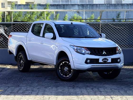 MITSUBISHI L200 TRITON 2.4 16V TURBO DIESEL GL CD 4X4 MANUAL